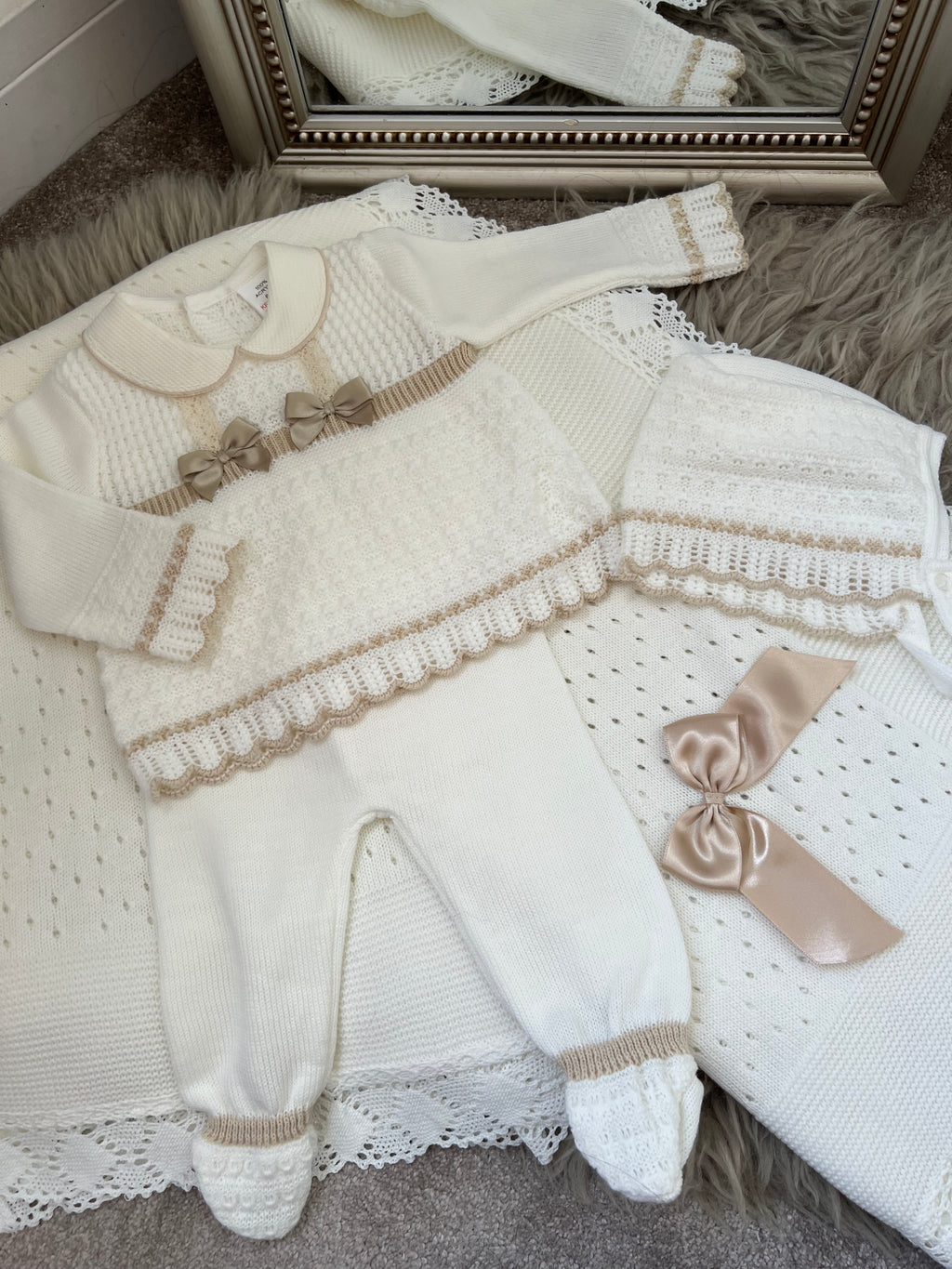 Cream & beige set