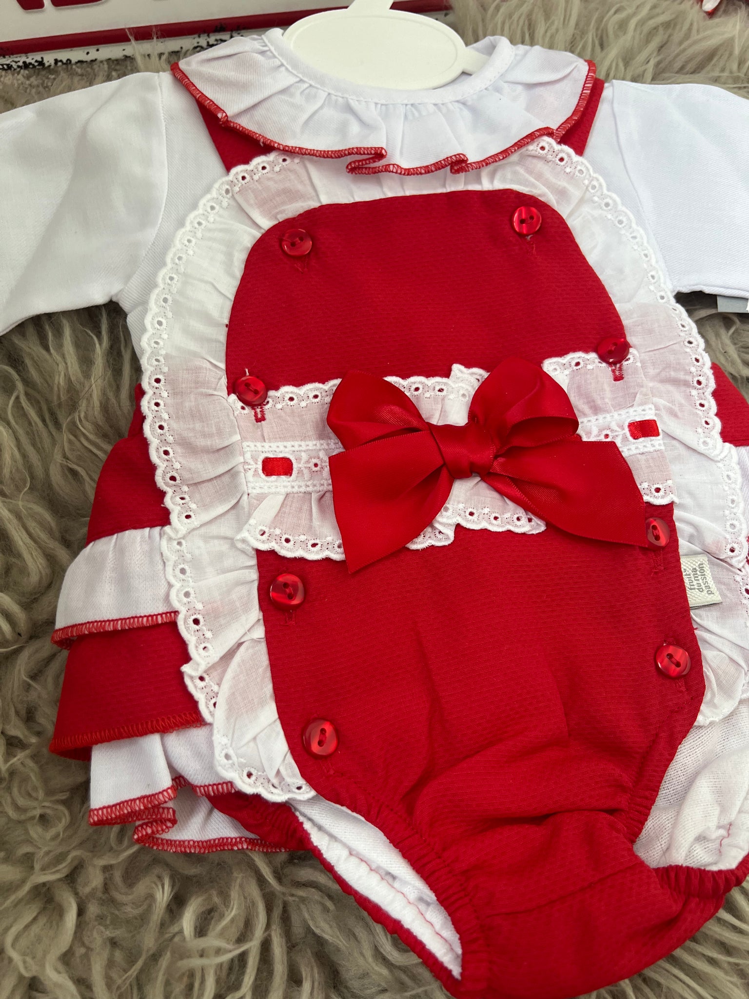 Ruby red bow set