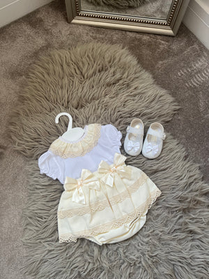 Cream double bow set