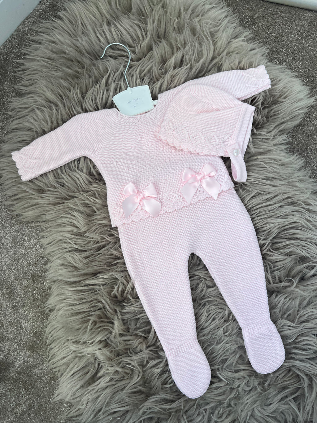 Pink knitted 3 piece bow set