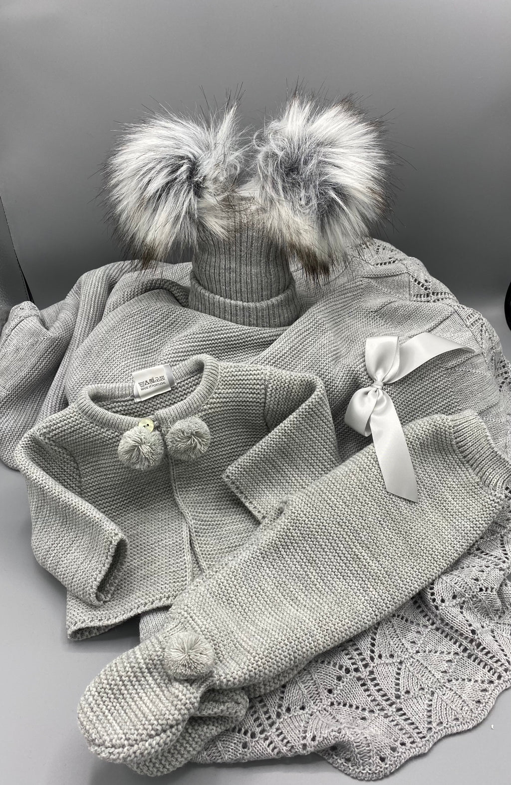 Grey newborn gift set
