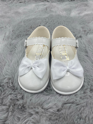 Girls hard sole bow shoes