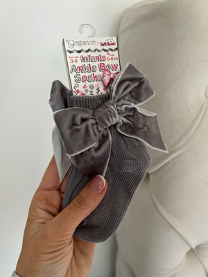 Grey ankle velvet bow socks