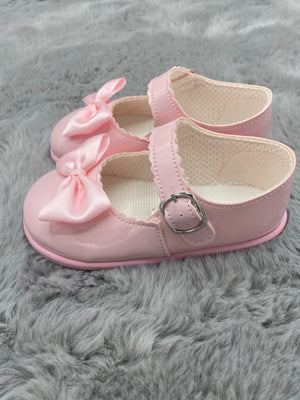 Girls hard sole bow shoes