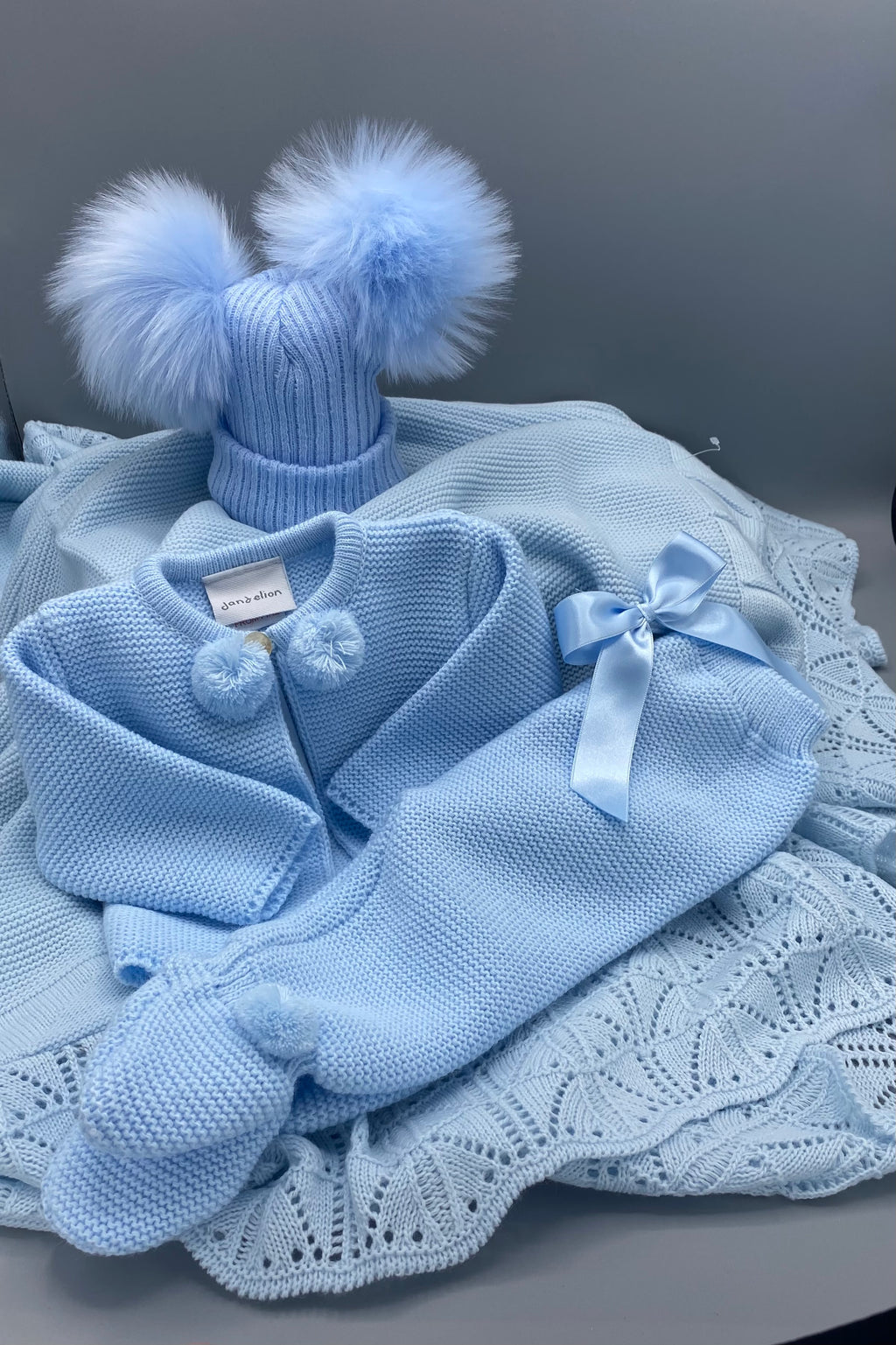 Blue newborn gift set